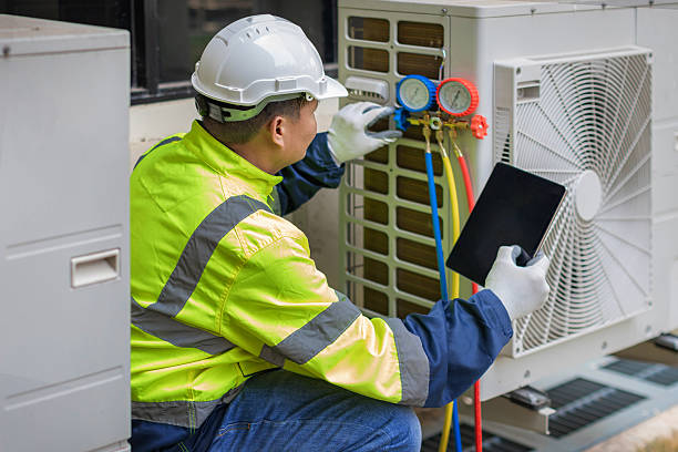Professional Hvac technician working in Warrenville, SC